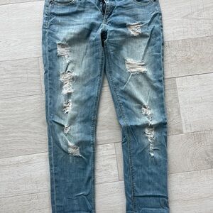 Edyson SOHO Relaxed Boyfriend Distressed Blue Jeans. Size 27